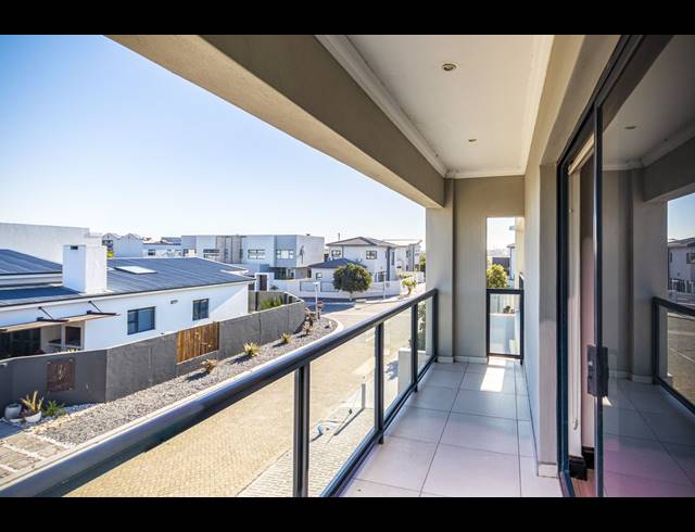 5 BEDROOM HOUSE TO LET IN PARKLANDS NORTH